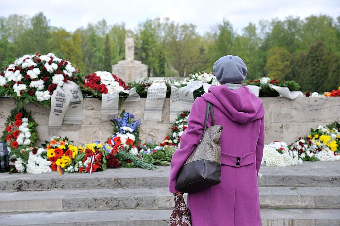Nacisma sagrāves un II Pasaules kara beigu atceres diena. Rīgas Brāļu kapi. 08/05/2014 foto: Timurs Subhankulovs/Latvijas Avīze