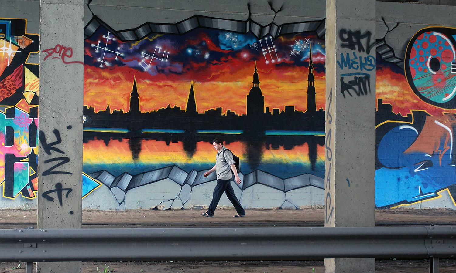 Rīgas panorāma Salu tilta tunelī.