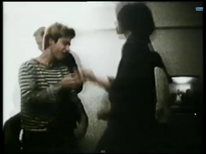 Aina no Jona Mekas filmas “Endija Vorhola dzīves ainas: draudzības un krustpunkti”.