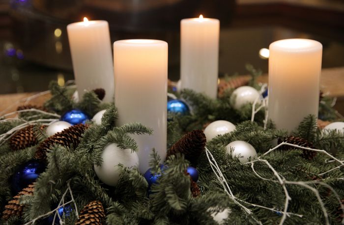 Adventes vainags Rīgas domē.