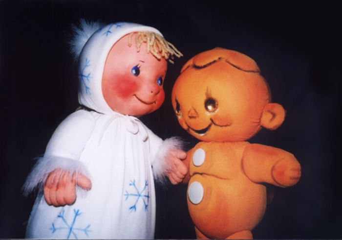 Lelles no izrādes “Ziemas pasaka”.
