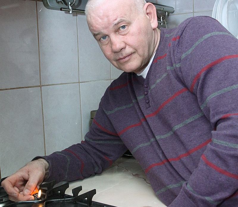 Rīdzinieks, 2. grupas invalīds Jānis Bušmanis palicis bez gāzes 46 eiro parāda dēļ. Viņš nesaprot, kāpēc nevarētu parādu samaksāt pa daļām, nevis visu uzreiz.