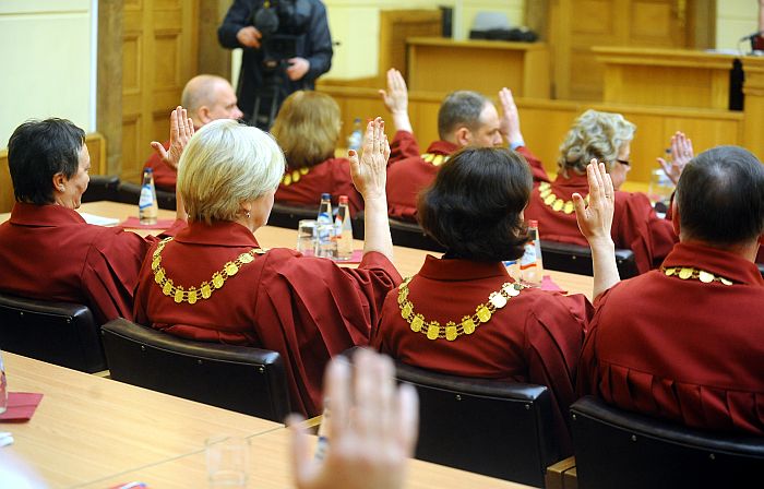 Notiek Augstākās tiesas plēnuma sēde, kurā tiesnešiem jāizvirza nākamā Augstākās tiesas priekšsēdētāja kandidatūra, ko pēc tam jāapstiprina Saeimai.