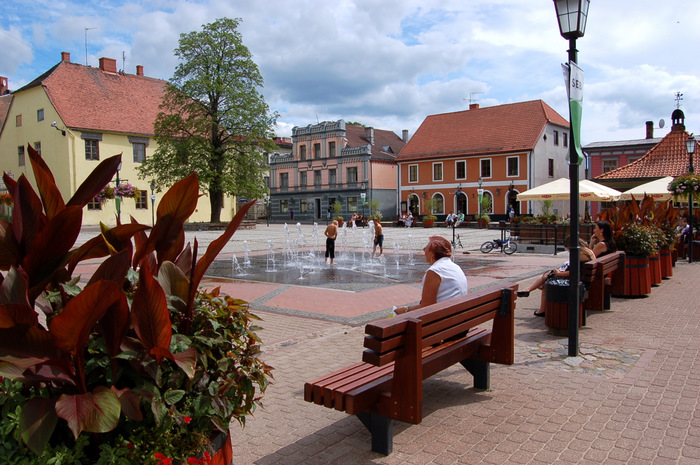 Strūklakas Rožu laukumā Cēsīs.