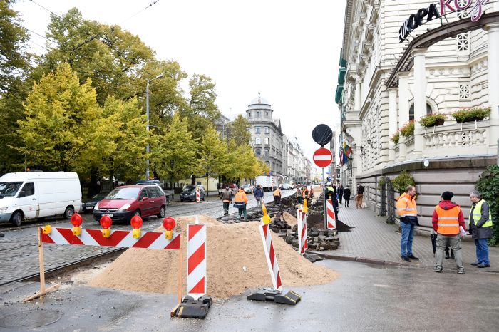 Remontdarbi Krišjāņa Barona ielā.