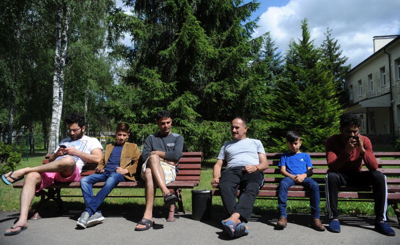 Bēgļi Iekšlietu ministrijas Pilsonības un migrācijas lietu pārvaldes patvēruma meklētāju izmitināšanas centrā “Mucenieki”.