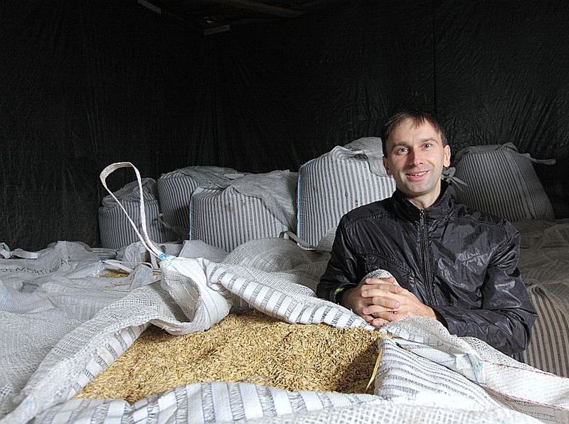Saimniecības “Ozoliņi ZL” saimnieks Zigmārs Logins: “Bioloģiskās auzas ‘Laima’ eksportējam uz ASV un pieprasījums ir tik liels, ka visu nevaram nodrošināt.”