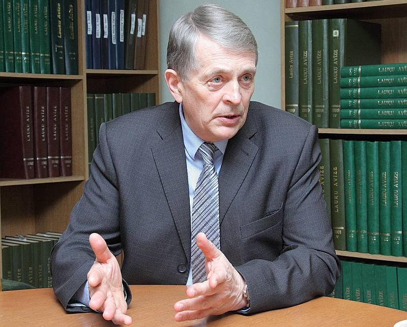 Inesis Boķis