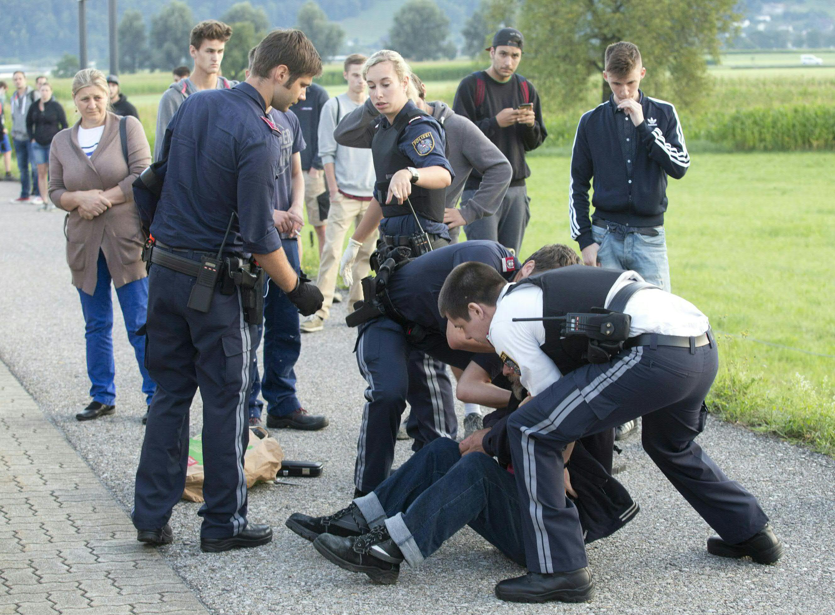 Austrijas policija arestējusi aizdomās turamo vīrieti.