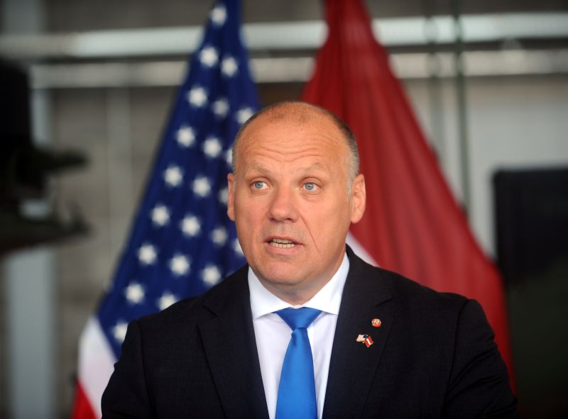 Aizsardzības ministrs Raimonds Bergmanis