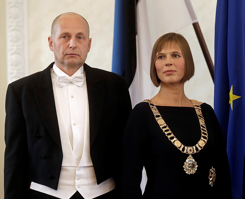 Igaunijas jaunais pirmais pāris – valsts prezidente Kersti Kaljulaida un viņas noslēpumainais dzīvesbiedrs Georgs Rēne Maksimovskis.