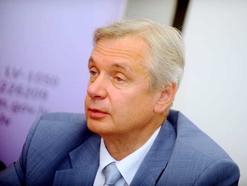 Izglītības ministrs Kārlis Šadurskis