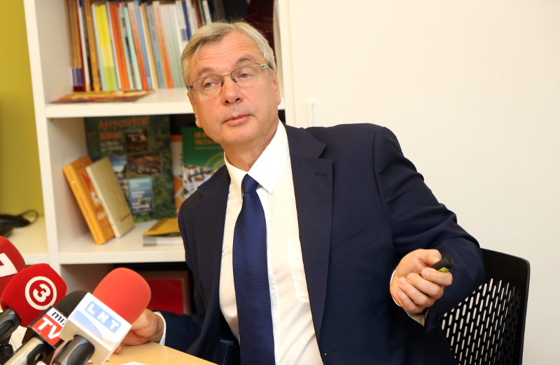 Izglītības un zinātnes ministrs Kārlis Šadurskis