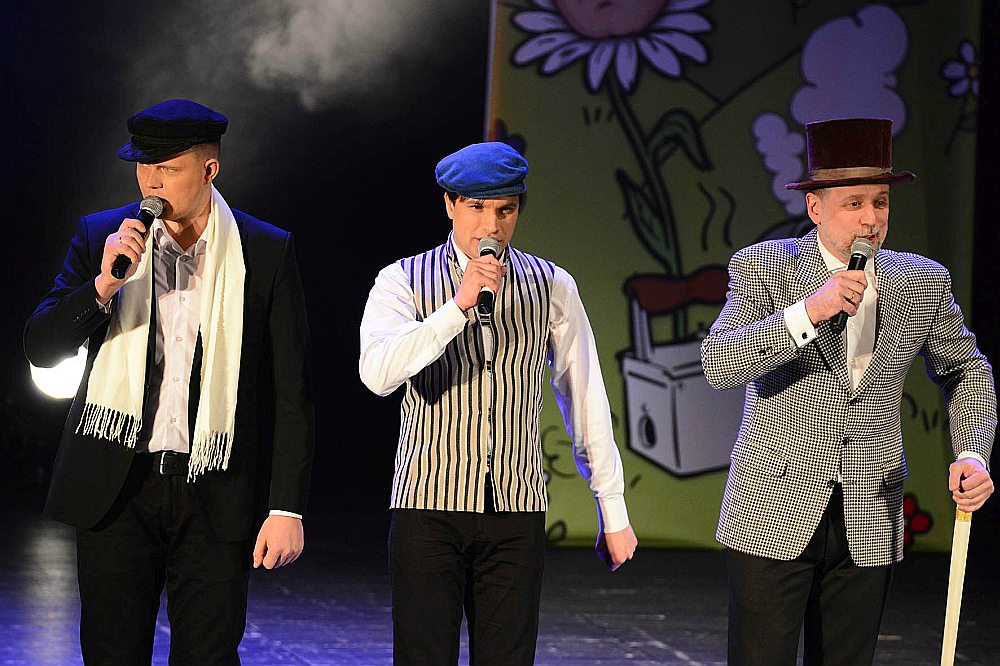No kreisās: Dainis Skutelis, Andris Ērglis un Normunds Rutulis.