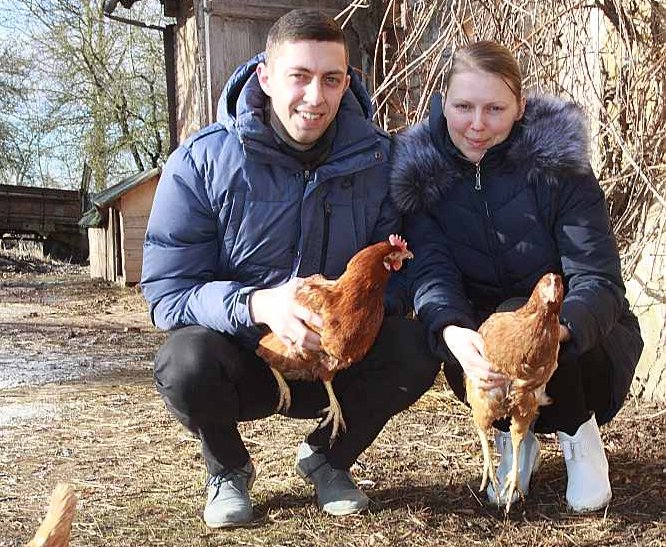 Putnu gripa Vītiņu pagasta putnkopju Ģirta un Agneses Antu plānus neapturēs. Pavasarī viņi ekspluatācijā plāno nodot jauno novietni 600 dējējvistām. Tiesa, sarežģījumus rada cāļu iegāde ganāmpulka paplašināšanai – tā vai nu būs jāatliek uz vēlāku laiku, vai olas jāinkubē pašiem.
