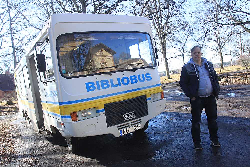 Francijā ražotais bibliobuss pērn nomainīja savu no Norvēģijas nākušo kolēģi, kurš, teju 20 gadus ik mēnesi veicot 700 kilometrus, bija paguris.