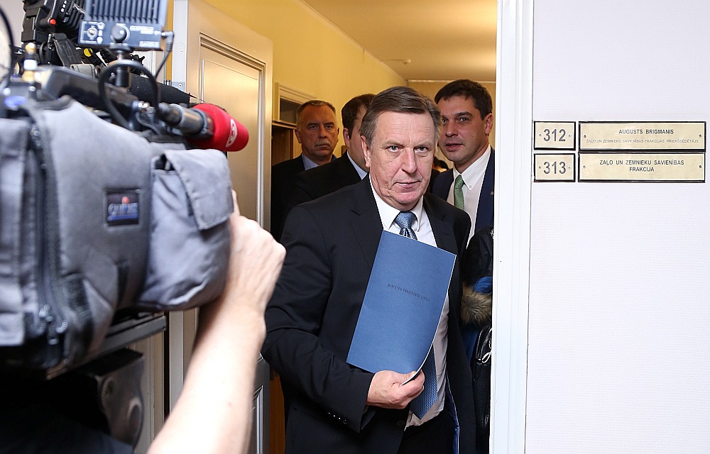 Ministru prezidents Māris Kučinskis Saeimā.