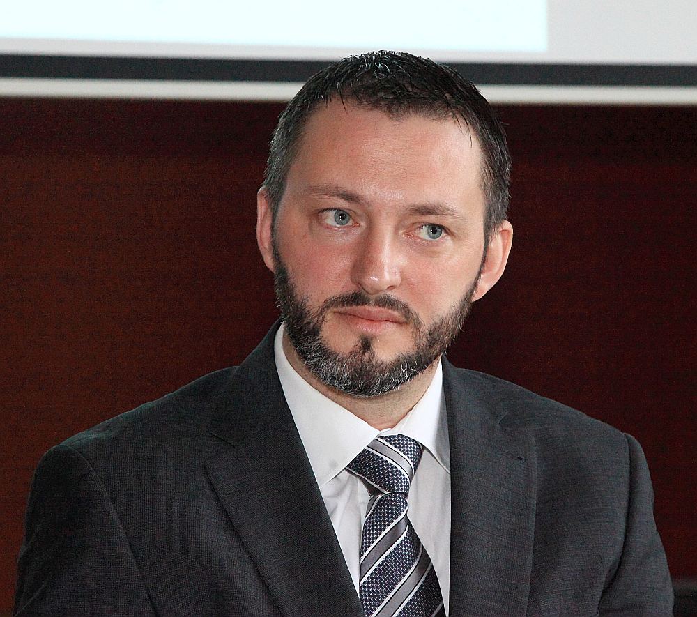 Lauris Karlsons: “Mēs esam viens no mazākajiem novadiem – ja problēma ir algas, tad lai mazajās pašvaldībās priekšsēdētājs un deputāti strādā bez algas.”