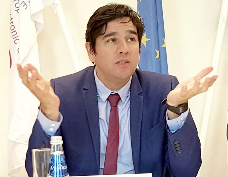 “”Runā kā mājās” industrijai ir radījis šoku,” atzīst BEREC vadītājs Sebastjēns Soriano.