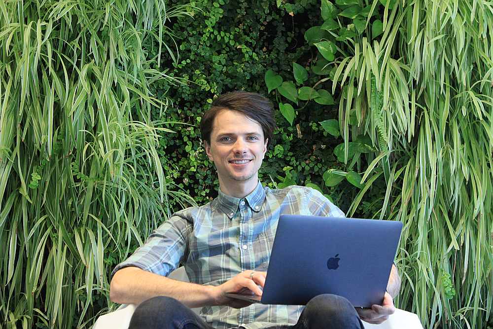 “DeskTime” varētu palīdzēt valsts iestādēm samazināt ierēdņu skaitu, pārliecināts uzņēmuma izpilddirektors Artis Rozentāls.