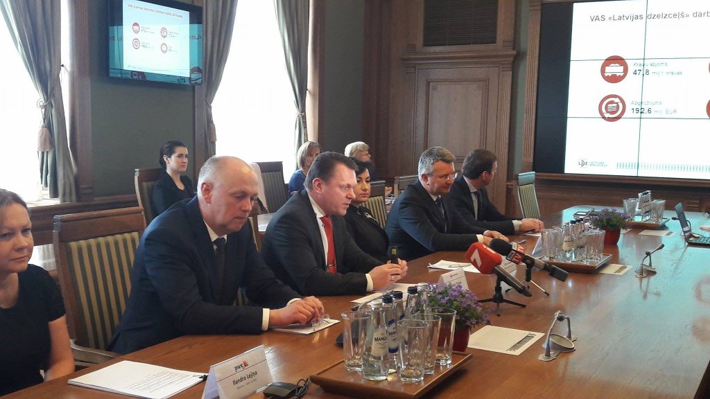 LDz vadība piedalās preses konferencē par uzņēmuma 2016.gada ilgstpējas pārskatu