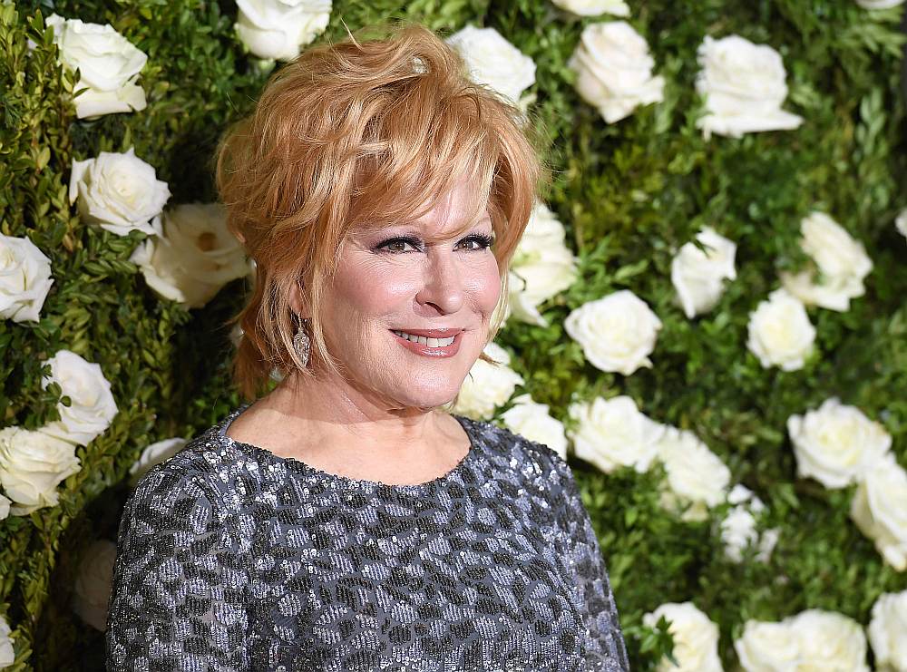 Par labāko aktrisi atzīta 71 gadu vecā Bete Midlere par lomu mūziklā “Hello, Dolly!”