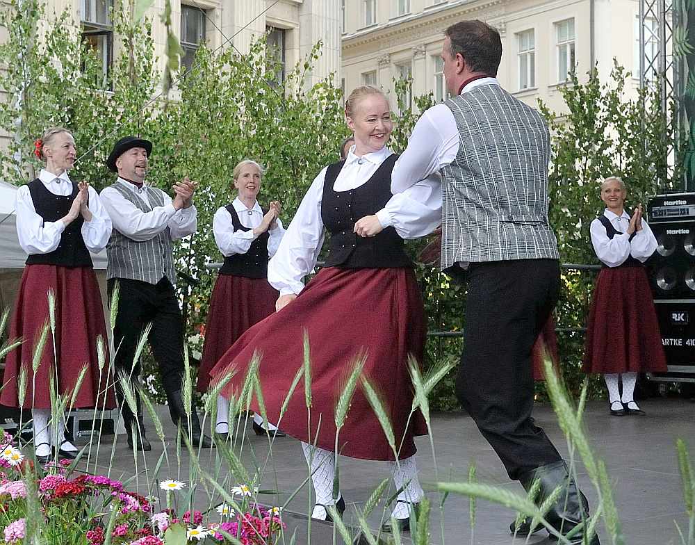 Tagad “Sidrabos” dejo desmit puiši un četrpadsmit meitas.
