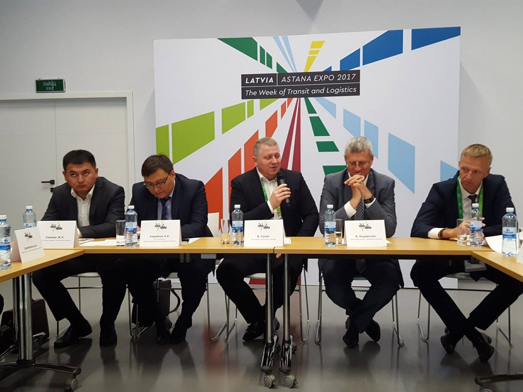 Apaļā galda diskusija “Konteinerpārvadājumu attīstība Eirāzijas teritorijā” Astanā, izstādes Expo 2017, laikā