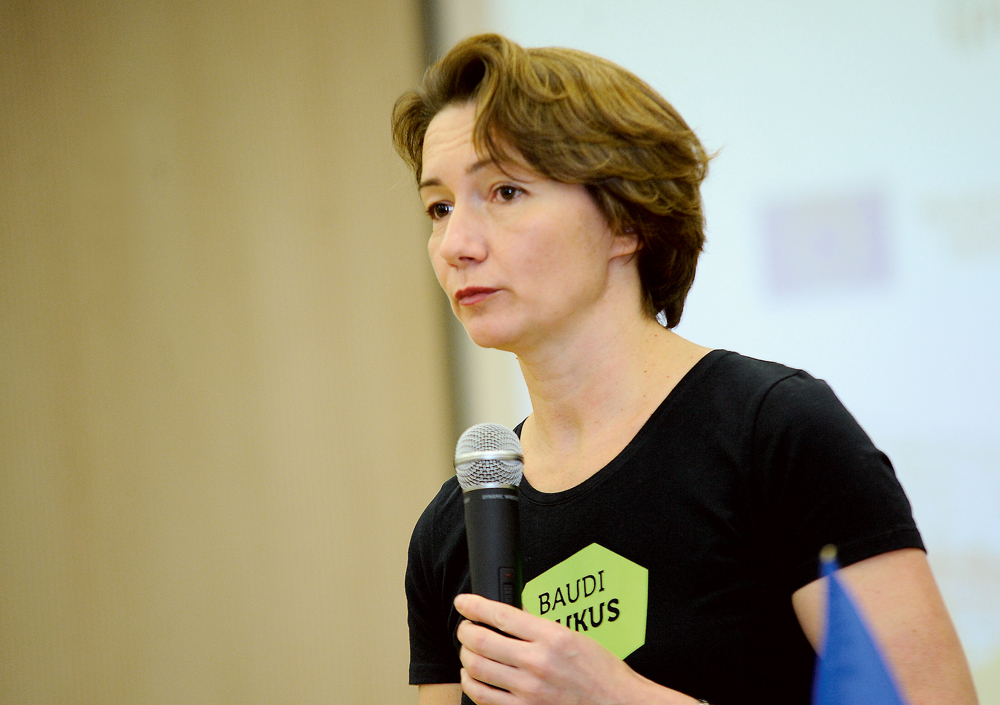 “Lauku ceļotāja” vadītāja Asnate Ziemele piedalās Latvijas Lauku tūrisma asociācijas “Lauku ceļotājs” rīkotajā diskusijā “Apmeklētājam atvērta ražojoša saimniecība – ieguvums tūristam un ražotājam?” un ceļveža “Lauku labumi” prezentācijā.