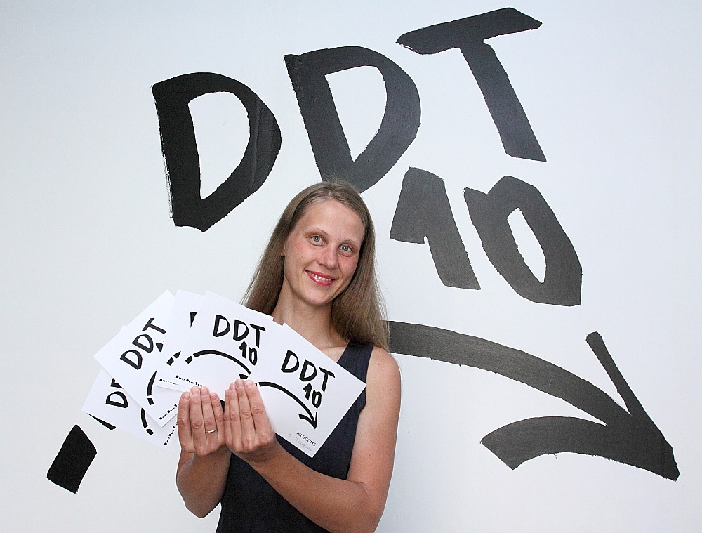 “Dirty Deal Teatro” vadītāja Anna Sīle aicina uz teātra desmitgades svinībām no 9. līdz 11. augustam.