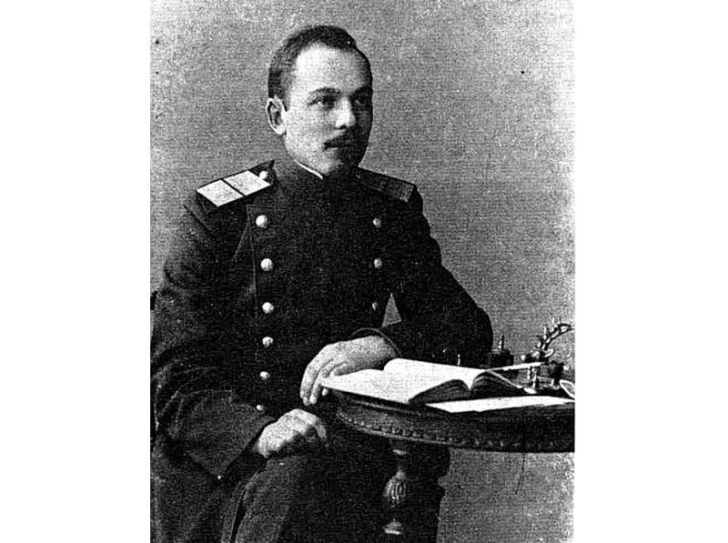 “Latvīšu volūdas gramatikas” autors O. Skrinda.