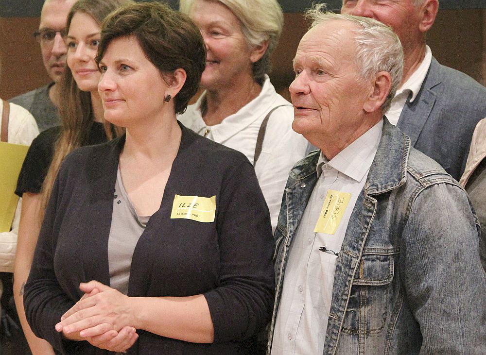 Ilze Viņķele ir jaunās partijas idejas autore, taču tajā iesaistījušies arī daudzi citi viņas radi, to vidū tēvs Juris Vidiņš.