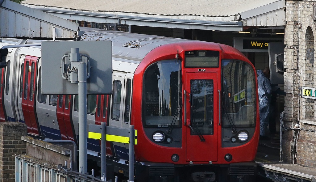 Metro vilciens Londonā.