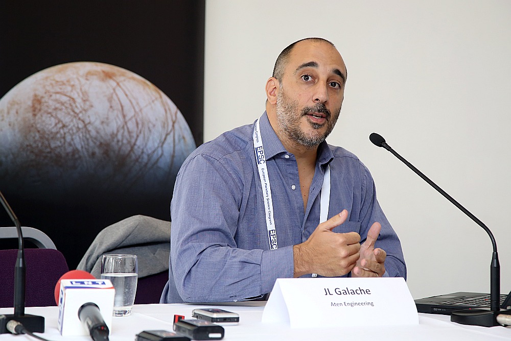 Kosmosa zinātnieks Hosē Luiss Galače: “Uz dullo neurbsim, taču, no kā veidots katrs asteroīds, mēs nezinām – jāuzlabo asteroīdu kartēšana, jāidentificē derīgie asteroīdi un jāsaprot, kā augsne jeb regolīts ietekmēs tehniku.”