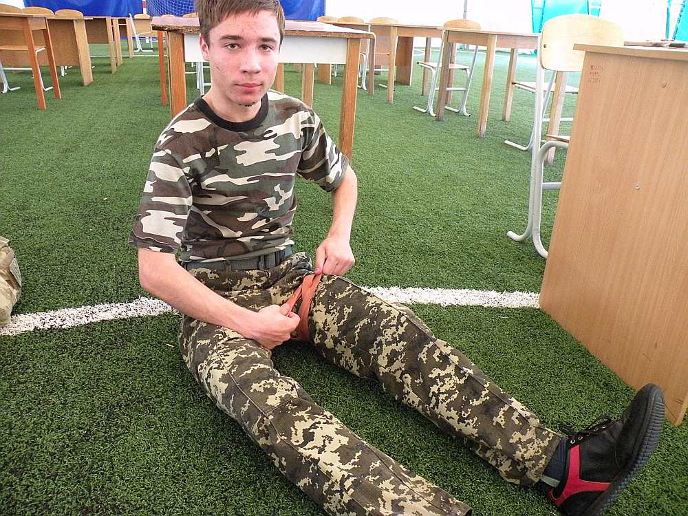 Ukraiņu jaunietis Pavlo Gribs bija devies uz Gomeļas pilsētu Baltkrievijā, lai satiktu meiteni, ar kuru bija iepazinies sociālajos tīklos. Viņa tēvam ir aizdomas, ka Pavlo varētu būt nolaupījis Krievijas Federālais drošības dienests.