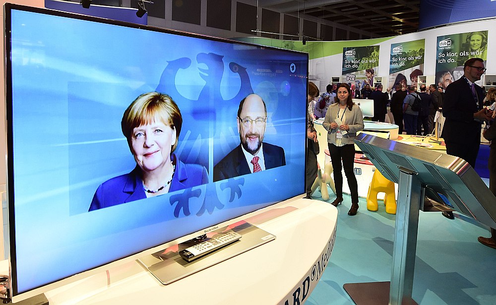 TV debatēs Angela Merkele un Martins Šulcs izvairījās no tiešas konfrontācijas, jo viņu partijām var nākties atkal veidot koalīciju pēc vēlēšanām, uzskata liberālās Brīvo demokrātu partijas vadītājs Kristiāns Lindners.