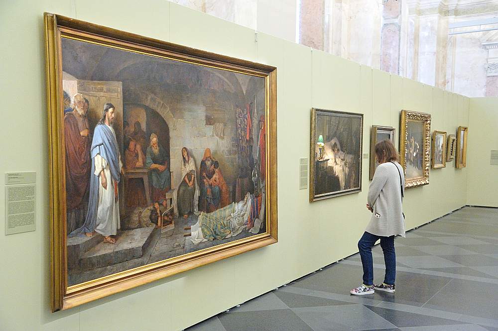 Izstāde pierāda, ka liela akadēmiska forma ar nepārtrauktu stāstu var dot skatītājam iespēju baudīt, salīdzināt un izzināt mākslas darbus bez izklaidēm, spēlēm vai mobilo telefonu rotaļām.