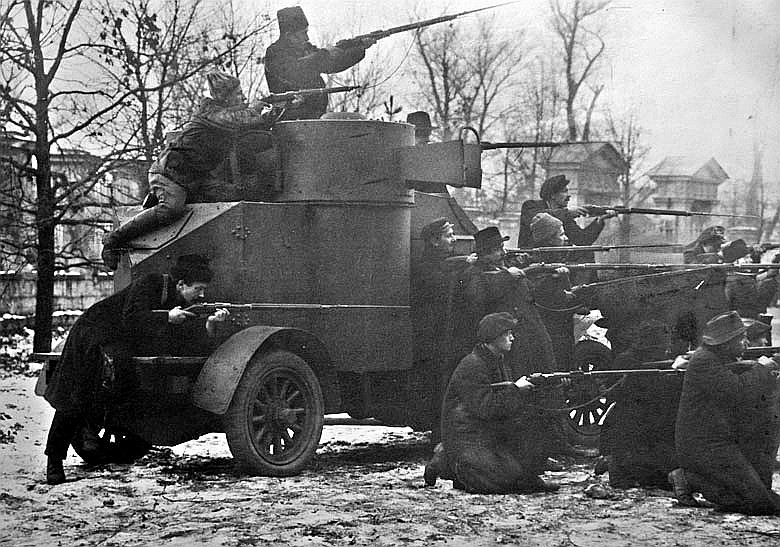 Sarkangvardi 1917. gada oktobra apvērsuma dienās.