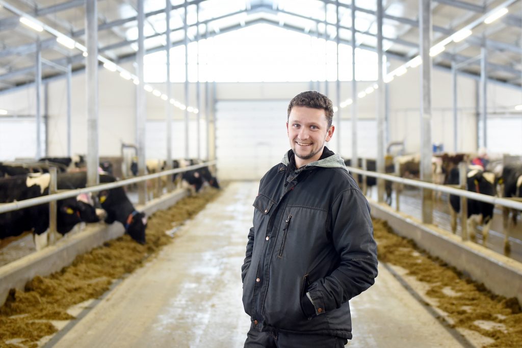 Mārtiņš Gierkens jaunajā fermā