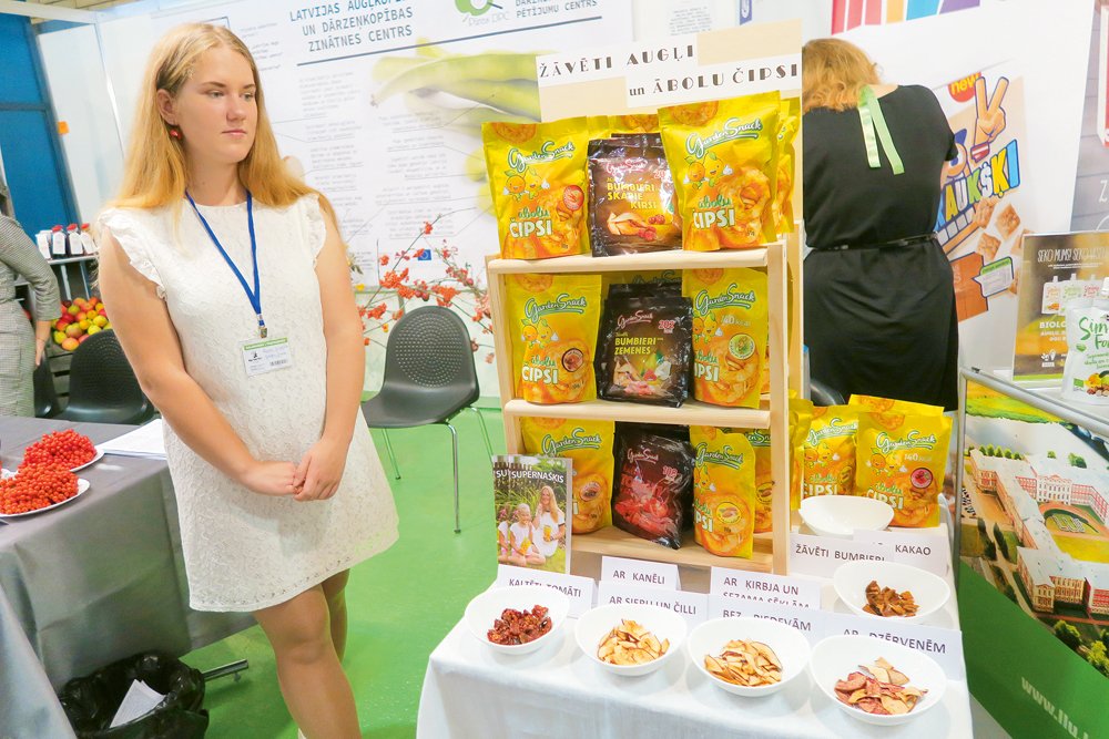 ” Garden snacks” produkcija izstādes “Riga Food 2017” invoatīvo produktu stendā.