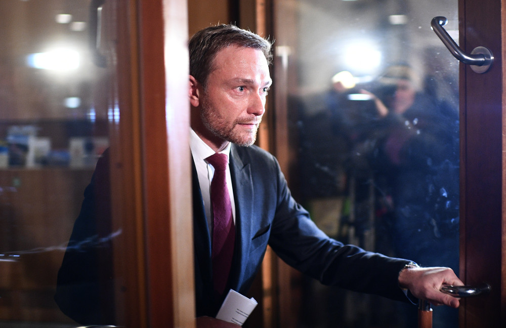 Sarunas cietušas neveiksmi tādēļ, ka nav izdevies izveidot uzticību starp partijām, svētdienas vakarā paziņoja FDP līderis Kristiāns Lindners.