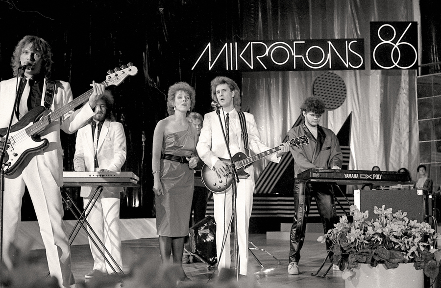 Grupas ” Līvi” triumfs. “Mikrofona 86” dziesmu laureāte – A. Virgas “Dzimtā valoda”. 1986. gads.