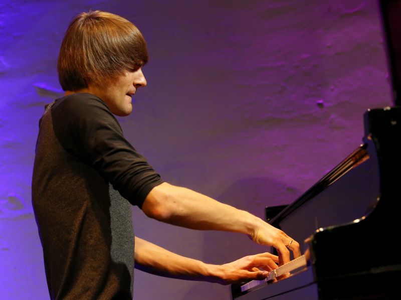 Pianists un komponists Vestards Šimkus radījis darbu tieši koncertam “Pūt, vējiņi!”.