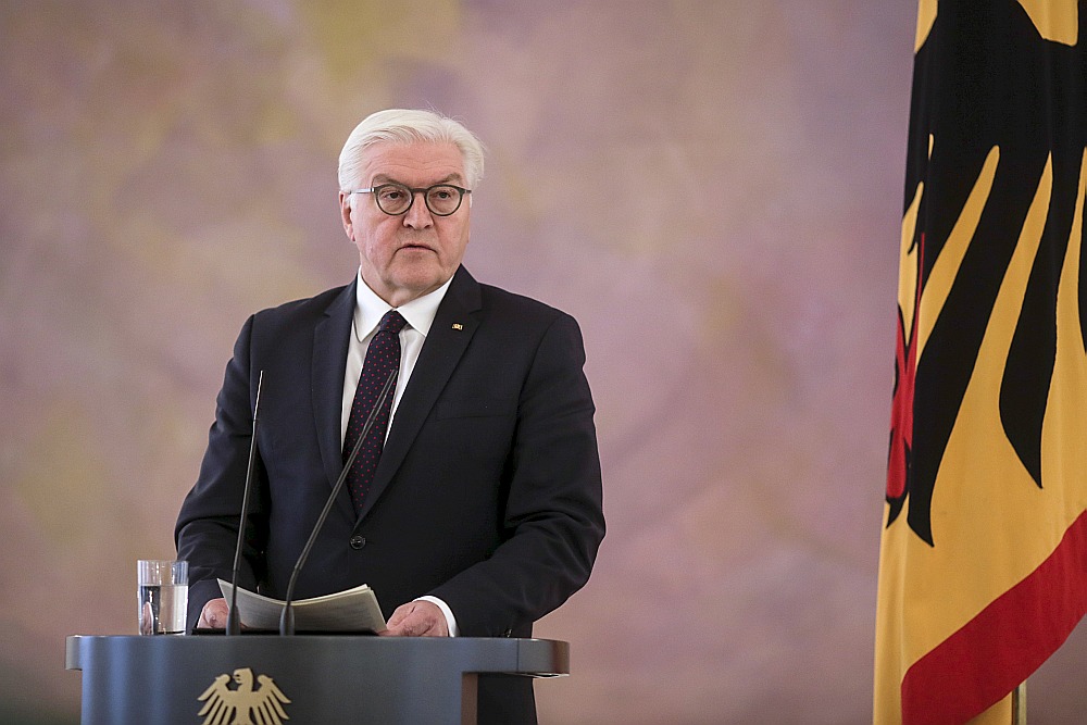 Vācijas prezidents Franks Valters Šteinmeiers aicinājis partijas pārvērtēt savas pozīcijas un rast kompromisu, lai varētu izveidot jaunu valdību.