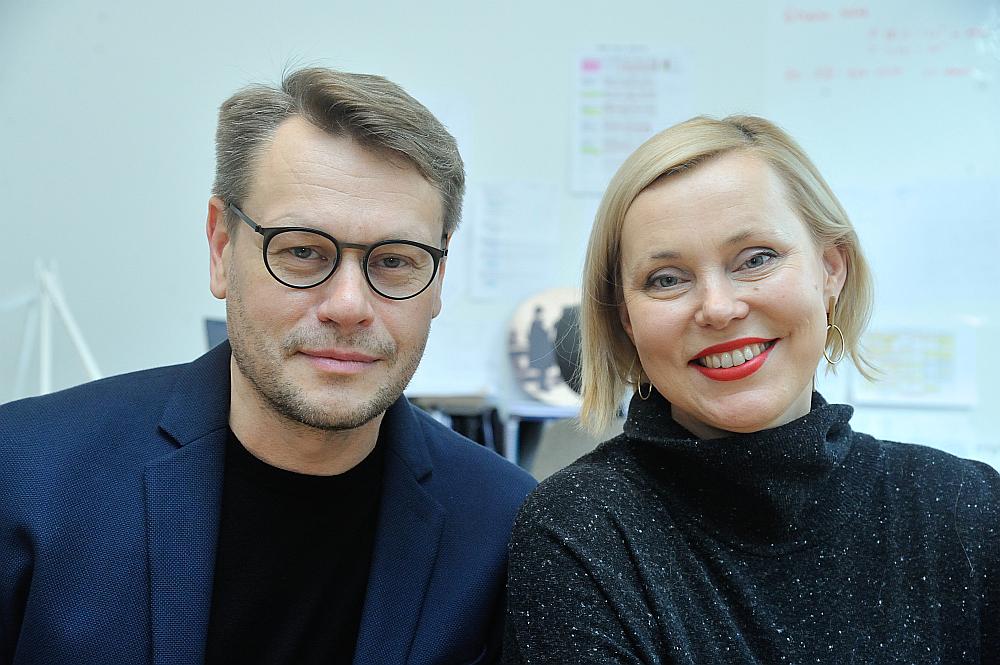 Dizaina biroja “H2E” dibinātāji Inguna un Holgers Eleri ir pārliecināti, ka dizains ietekmē mūs visus – kaut vai fonta dizains, lasot avīzi vai arī grāmatu.
