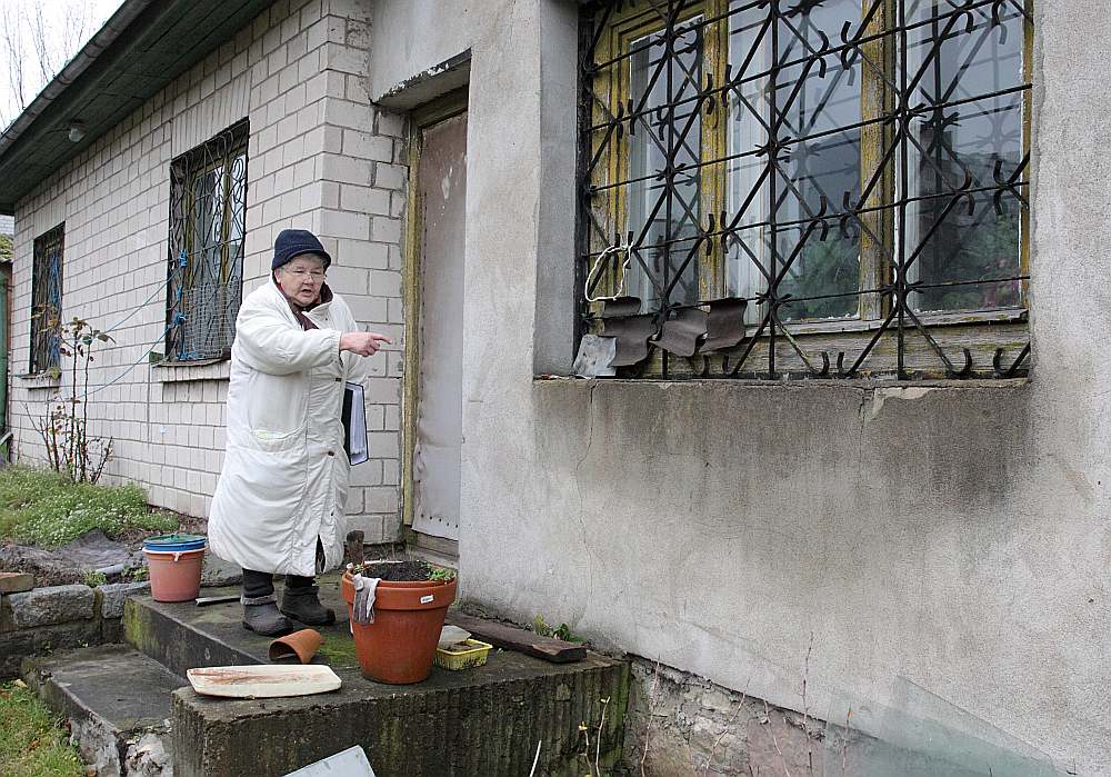 “Tā vietā, lai laikus monitorētu manu māju, “Merks” tagad monitorēs mani, sirmu pensionāri!” sašutusi ir Anita Meija.