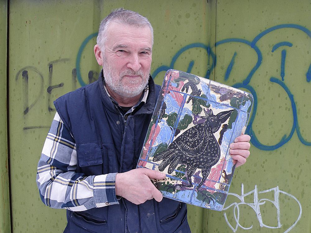 Orests Misjko izveidojis savdabīgu novilkumu, kurš vizuāli atšķiras no parasta krāsojuma.