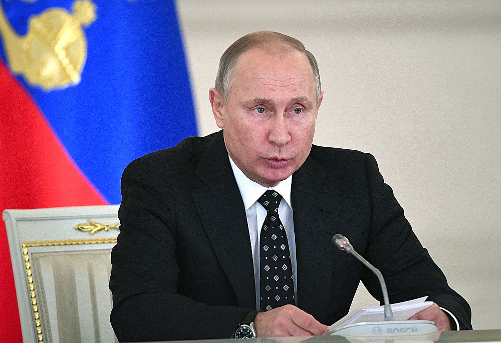 Krievijas prezidents Vladimirs Putins piedāvājis Krievijas naudasmaisiem uz izdevīgiem noteikumiem labprātīgi atgriezt Krievijā daļu no viņu ārzemju aktīviem, kuru kopsumma varētu pārsniegt vienu triljonu dolāru.