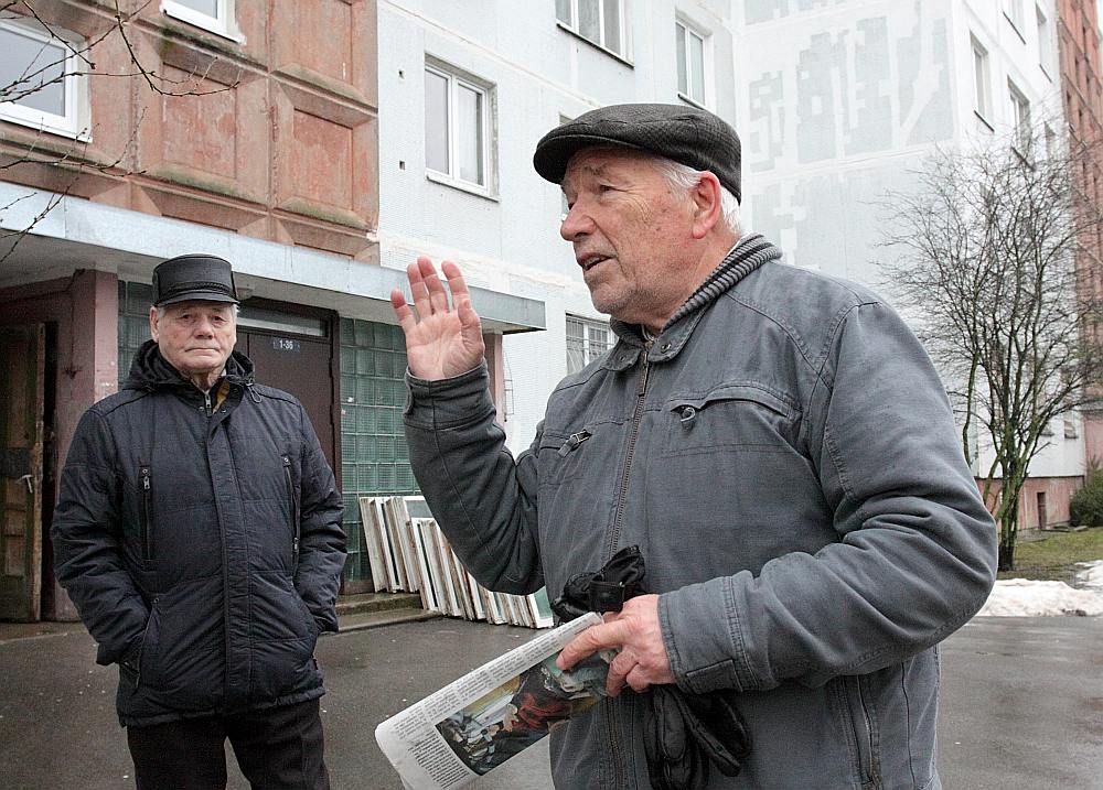 Arturs Krūskops (no kreisās) un Leonids Sihvarts norāda, ka Ministru kabineta noteikumos apstiprinātā kārtība, kā iedzīvotājiem jāmaksā par ūdeni, ir ačgārna un netaisna: “Tā ir izdevīga pašvaldības uzņēmumam “Rīgas ūdens”, bet nav izdevīga iedzīvotājiem.”
