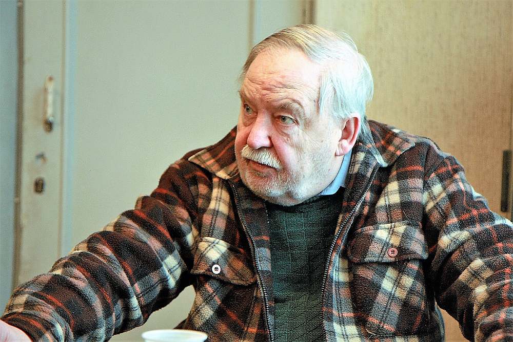 Gunārs Spodris uzskata, ka “DV” zemēm jau tagad der padomāt par nākotni, kad tām nekustamie īpašumi tur vairs nebūs svarīgi, un nodrošināt, lai vērtības tiek pamazām pārvestas uz Latviju “DV” mērķu īstenošanai, jo tāda noteikti būtu bijusi “DV” dibinātāju un to biedru vēlme, kas šīs vērtības radīja.